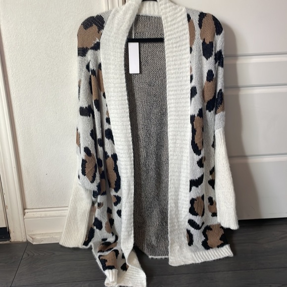 Leopard Print Fuzzy Open Front Cardigan - Picture 8 of 11